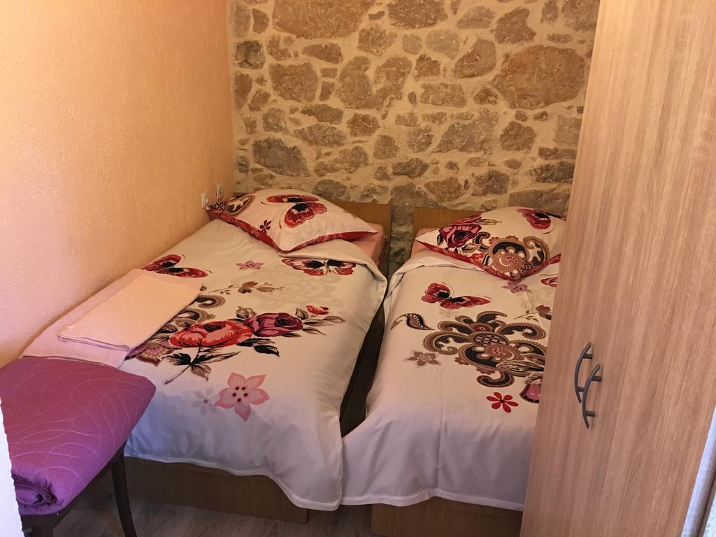 מאלינסקה Holiday Home Rasopas מראה חיצוני תמונה